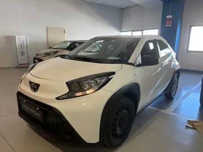Usata Toyota Aygo X Trend 72 CV (52 kW) 2023 Grigio SUV