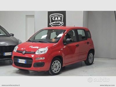 Usata Fiat Panda Lounge 69 CV (50 kW) 2018 Rosso Utilitaria