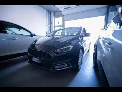 Usata Ford S-MAX Vignale 150 CV (110 kW) 2019 Grigio chiaro Monovolume