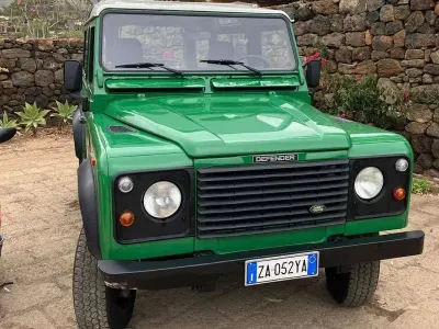 Usata Land Rover Defender 136 CV (100 kW) 2010 Verde SUV