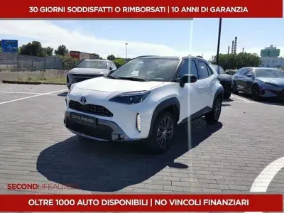 Usata Toyota Yaris Cross 116 CV (85 kW) 2022 Grigio SUV
