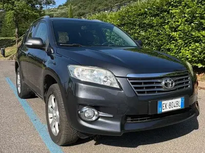 Usata Toyota RAV4 150 CV (110 kW) 2011 Grigio SUV