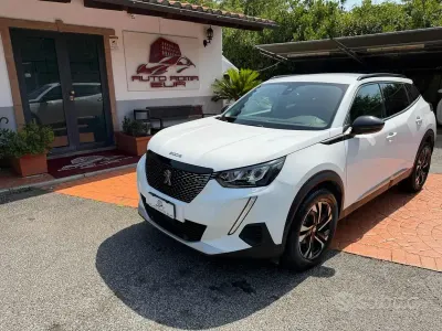 Usata Peugeot 2008 Allure 102 CV (75 kW) 2020 Bianco SUV