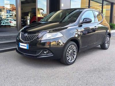 Usata Lancia Ypsilon Gold 69 CV (50 kW) 2023 Nero Utilitaria