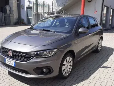 Usata Fiat Tipo Easy 120 CV (88 kW) 2017 Berlina