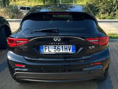 Usata Infiniti Q30 Business Executive 109 CV (80 kW) 2017 Nero Berlina