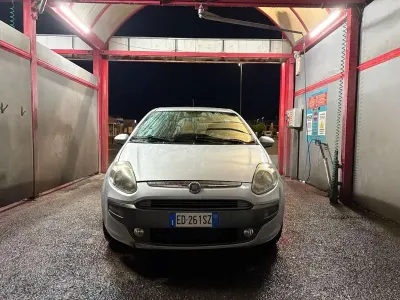 Usata Fiat Grande Punto Active 75 CV (55 kW) 2010 Utilitaria