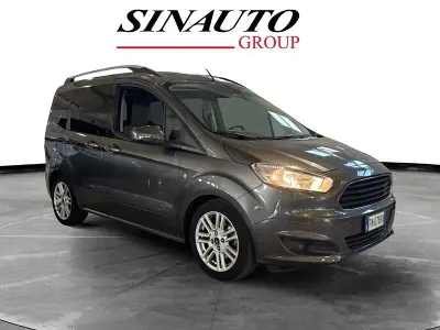 Usata Ford Tourneo Titanium 95 CV (69 kW) 2018 Furgone