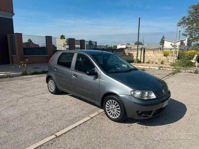 Usata Fiat Punto 70 CV (51 kW) 2004 Grigio Utilitaria