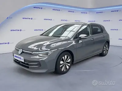 Usata VW Golf VIII Life 116 CV (85 kW) 2025 Dolphin grey [b0b0]  metalliz Berlina