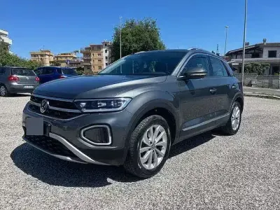 Usata VW T-Roc Style 150 CV (110 kW) 2024 Grigio SUV