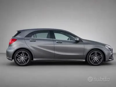 Usata Mercedes A180 109 CV (80 kW) 2017 Grigio Utilitaria