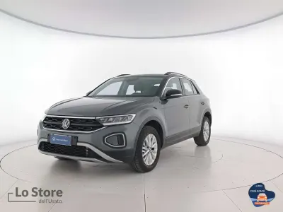 Usata VW T-Roc Life 150 CV (110 kW) 2025 Indium grey metallizzato nero SUV