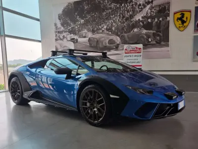 Usata Lamborghini Huracán 610 CV (448 kW) 2024 Blu/azzurro Coupé