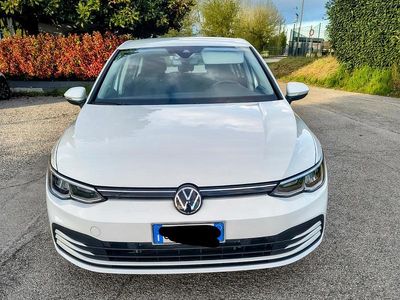 Usata VW Golf VIII Life 130 CV (95 kW) 2022 Bianco Berlina