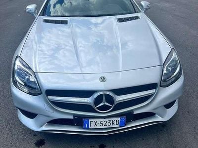 Usata Mercedes SLC300 245 CV (180 kW) 2017 Argento Cabrio