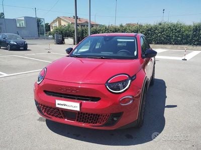 Usata Fiat 600E Red 114 kW (156 CV) 2024 Rosso Berlina