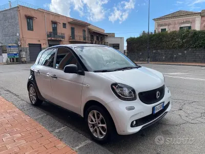 Usata Smart ForFour 71 CV (52 kW) 2018 Bianco Utilitaria
