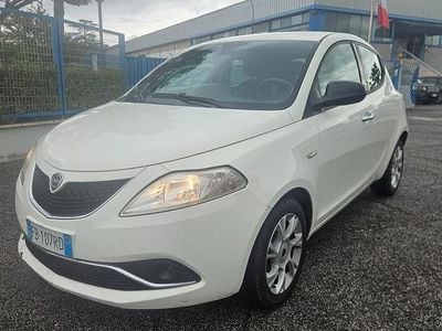 Usata Lancia Ypsilon S 95 CV (69 kW) 2015 Bianco Utilitaria