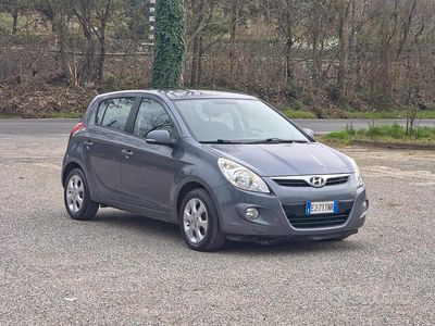Occasion Hyundai i20 Comfort 75 ch (55 kW) 2011 Gris Citadine