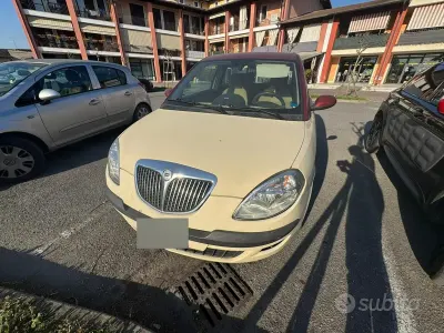 Gebraucht Lancia Ypsilon 80 PS (58 kW) 2006 Rot Kleinwagen