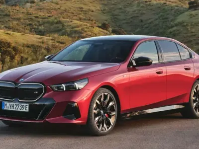 Nuova BMW 530e M Sport 299 CV (219 kW) 2025 Argento Berlina