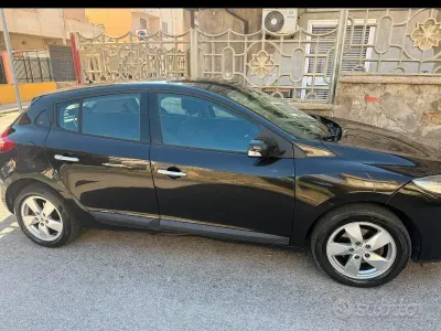 Usata Renault Mégane III 110 CV (80 kW) 2009 Grigio Berlina