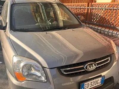 Usata Kia Sportage Active 141 CV (103 kW) 2010 Argento SUV