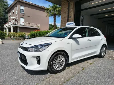 Begagnad Kia Rio 84 HK (61 kW) 2019 Vit Sedan