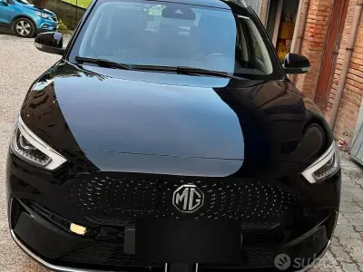 Usata MG ZS 75 kW (102 CV) 2023 Nero SUV