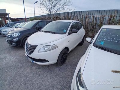 usata Lancia Ypsilon 0.9 TwinAir 85 CV Metano finanzio