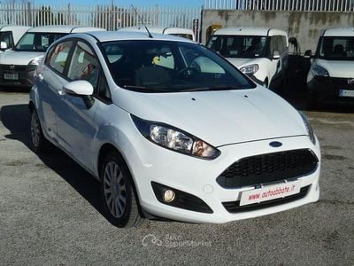 Usata Ford Fiesta Business Edition 75 CV (55 kW) 2016 Bianco Berlina