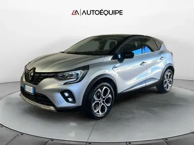 Usata Renault Captur RS Line 101 CV (74 kW) 2023 Grigio SUV