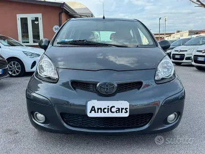 Brugt Toyota Aygo Connect Style 68 HK (50 kW) 2011 Grå Hatchback