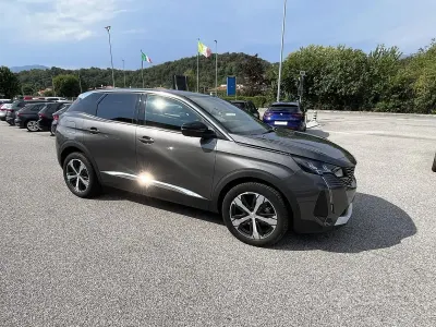 Usata Peugeot 3008 Allure 130 CV (95 kW) 2023 Grigio SUV