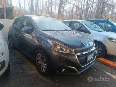 Usata Peugeot 208 Allure 82 CV (60 kW) 2017 Grigio Utilitaria