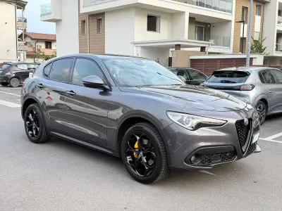 Begagnad Alfa Romeo Stelvio Executive 190 HK (139 kW) 2023 SUV