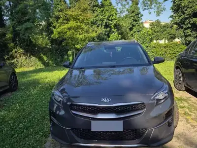 Usata Kia XCeed 120 CV (88 kW) 2021 Grigio SUV