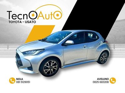 Usata Toyota Yaris Hybrid Trend 92 CV (67 kW) 2023 Silver met Berlina