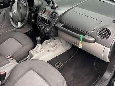 Begagnad VW New Beetle 105 HK (77 kW) 2006 Halvkombi
