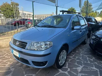 Usata Fiat Punto Dynamic 60 CV (44 kW) 2006 Bluazzurro Utilitaria