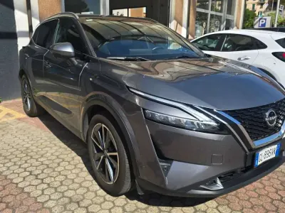 Usata Nissan Qashqai Tekna 140 CV (102 kW) 2023 Dark metal grey SUV
