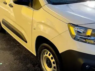 Usata Fiat Doblò 130 CV (95 kW) 2023 Bianco Monovolume