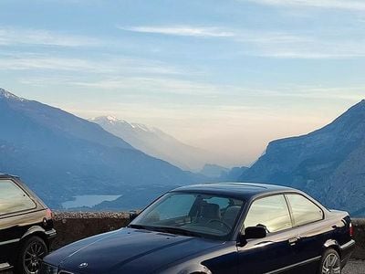 Usata BMW 320 150 CV (110 kW) 1994 Blu Coupé