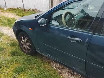 Usata Ford Focus 100 CV (73 kW) 2004 Blu Berlina