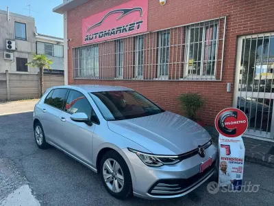 Usata VW Golf VII Life 116 CV (85 kW) 2021 Grigio Utilitaria