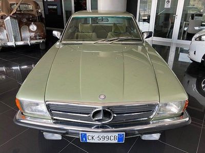 Begagnad Mercedes 280 185 HK (136 kW) 1977 Grå Sedan