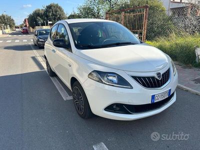 usata Lancia Ypsilon hibryd 6000 km