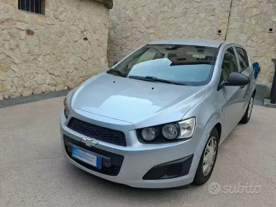 Usata Chevrolet Aveo 69 CV (50 kW) 2012 Grigio Utilitaria