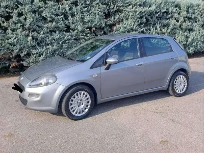 Usata Fiat Punto 75 CV (55 kW) 2012 Bluazzurro Utilitaria